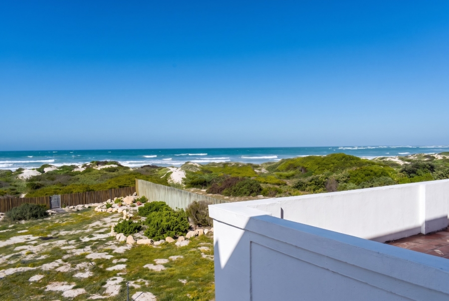 4 Bedroom Property for Sale in Struisbaai Western Cape